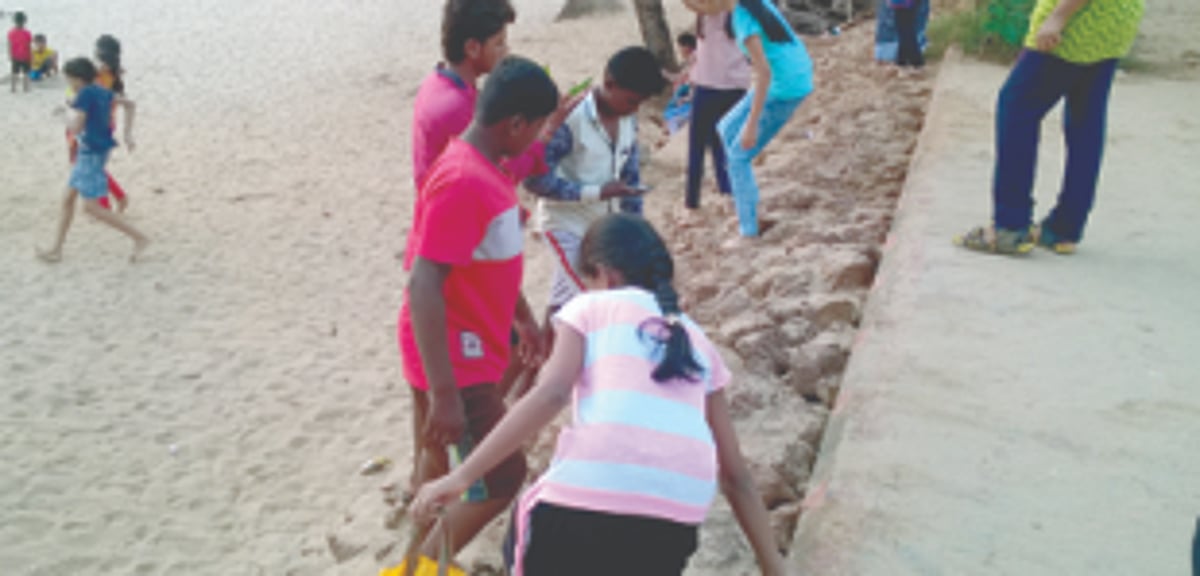 Baina residents rush to buy essentials