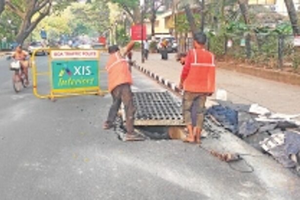 Bandodkar Marg drains blocked at various strategical points in city