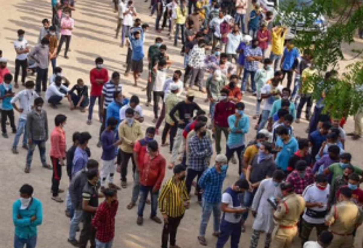 Bandora locals demand safe place for labourers  standing on the roadside in search of jobs