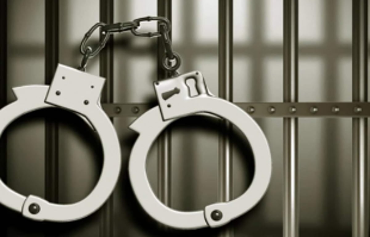 Bangladeshi woman held with fake passport