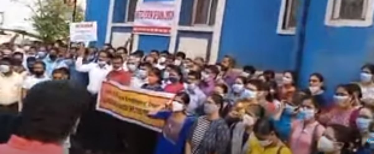 Bank employees  protest privatisation