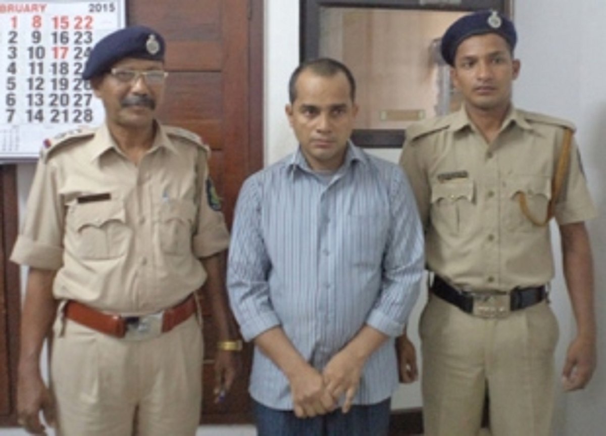 Bank gold valuator arrested