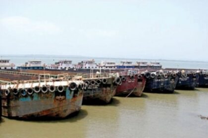 Barge industry still reeling from effects of mining ban