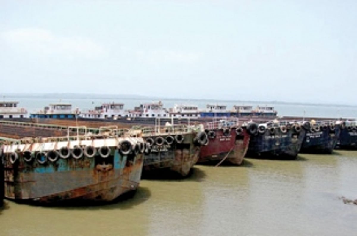 Barge industry still reeling from effects of mining ban