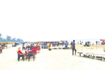 Beach beds, furniture continue to encroach Pernem’s coastline