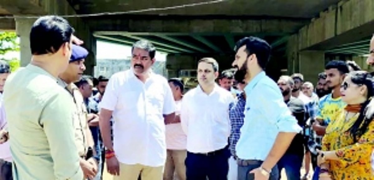 Beach clean-up team mobilised to ensure eco-friendly Ganesh idol immersion