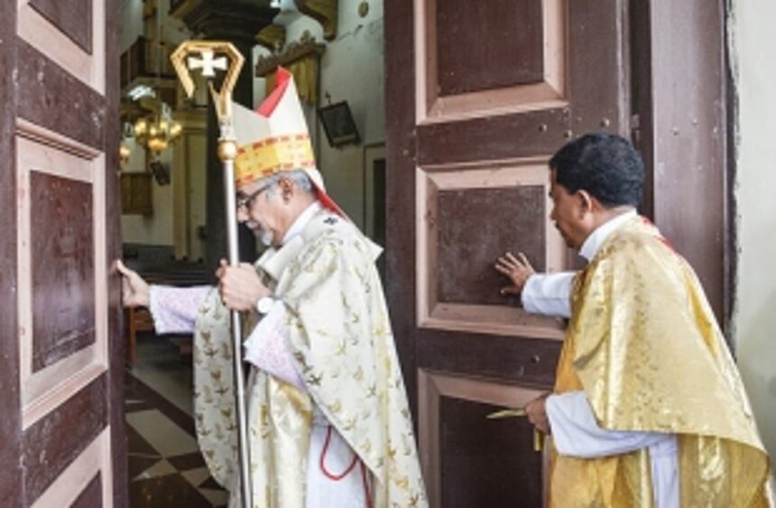 Bear witness to Christ in all  situations, Christians told