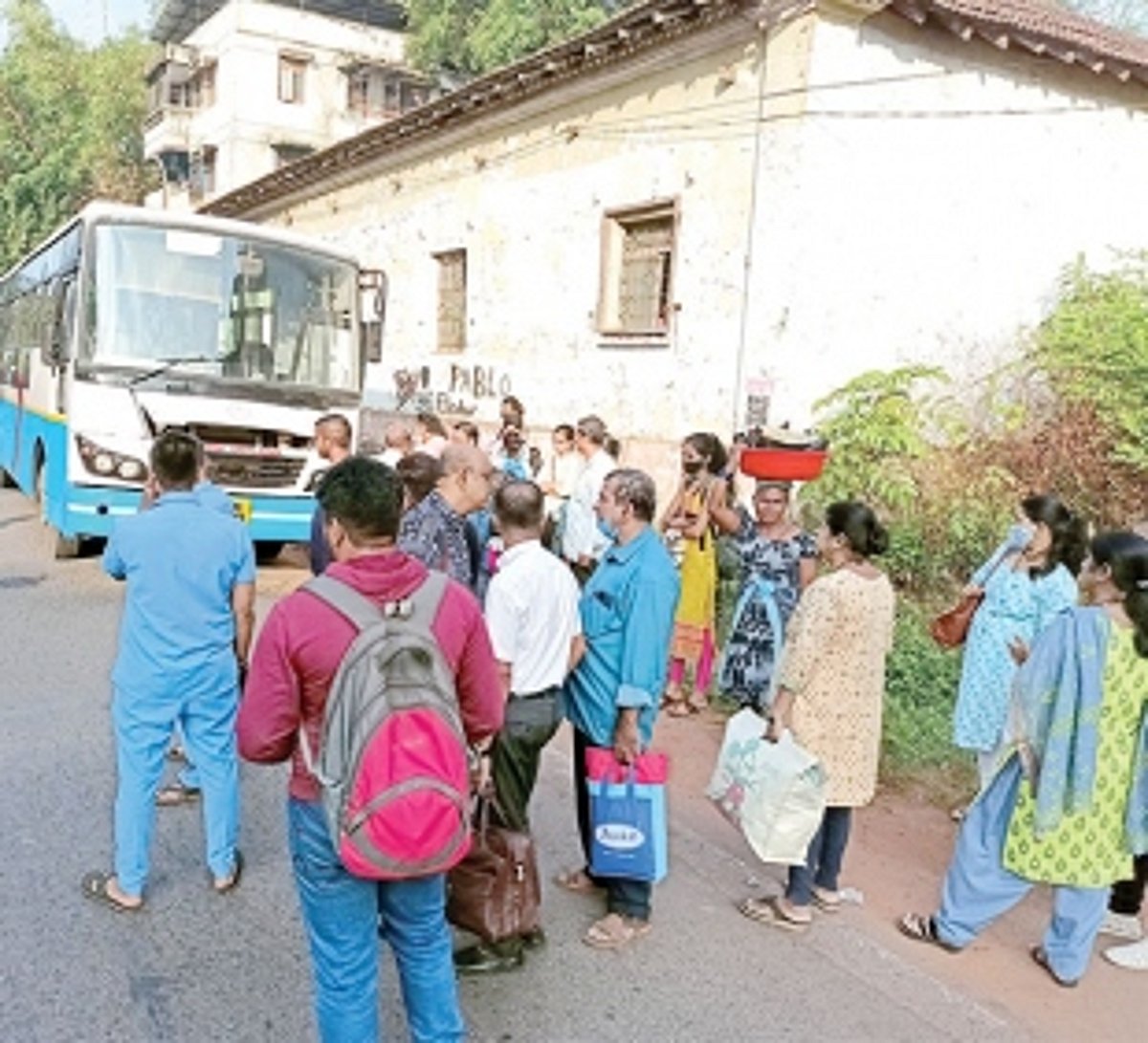 Belagavi KTC bus breaks down, passengers inconvenienced