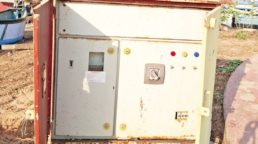 Benaulim Beach Junction Box Poses Electrocution Risk: Urgent Action Needed
