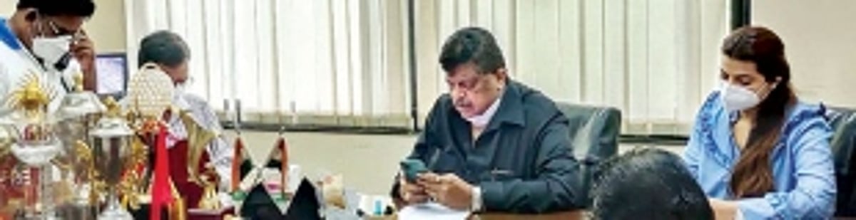 Benaulim MLA inspects  Colva COVID centre