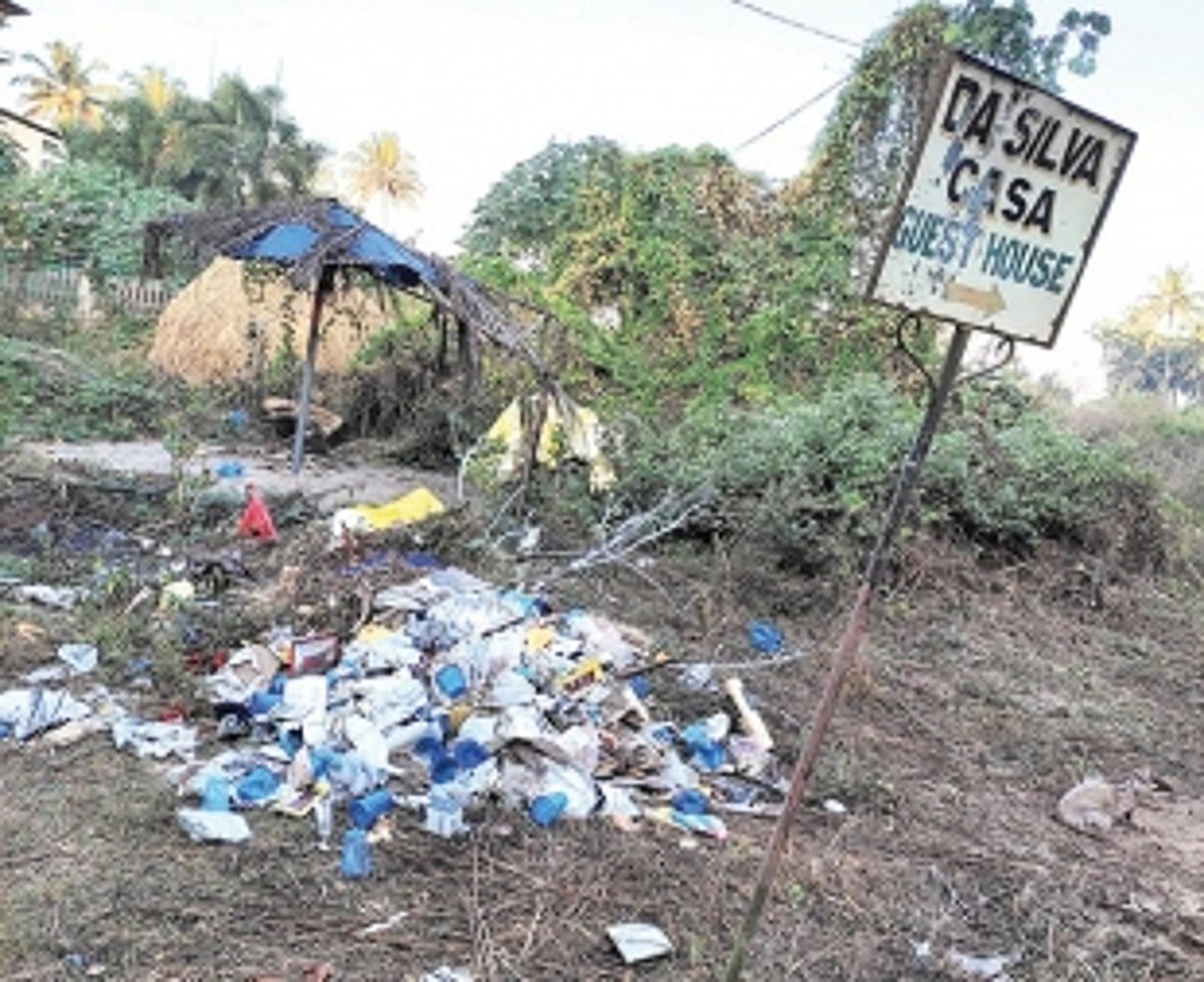 Benaulim drowning in garbage!