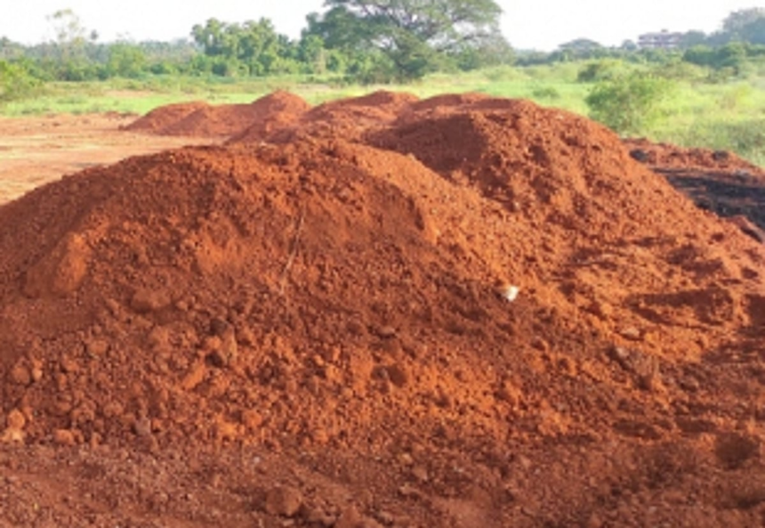 Benaulim locals protest mud-filling at Seraulim