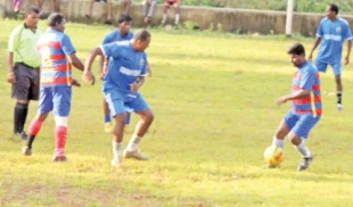 Bepari stars as Curtorim Veterans sail into final