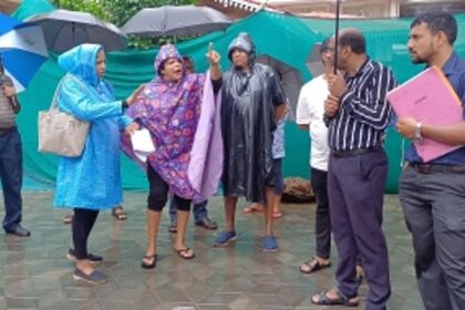Betalbatim farmers protest illegal wall blocking field access