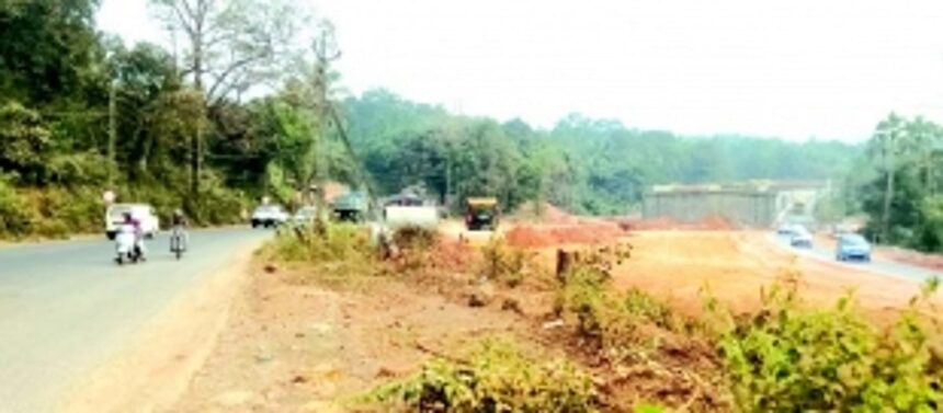 Better sense prevails, old road  at Khandepar made ‘one-way’ at last