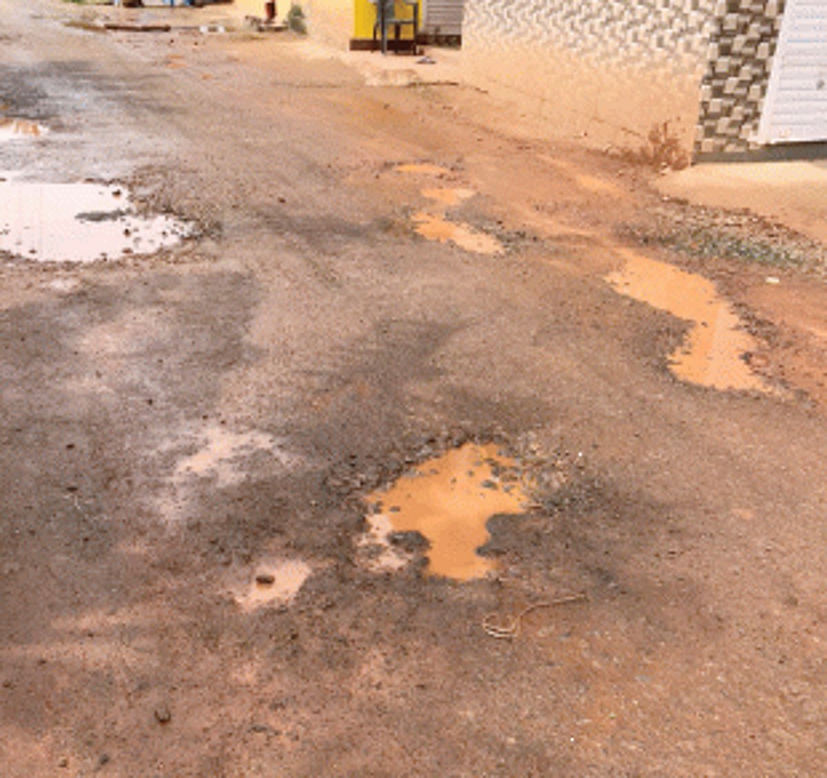 Bhagatwada villagers get assurance from EE on road repair