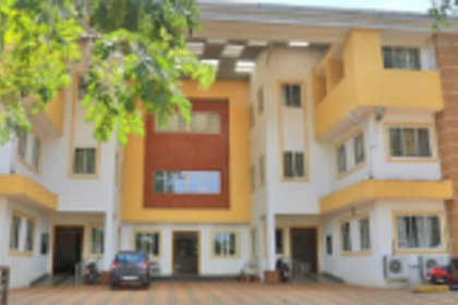 Bicholim CHC staff   ‘fog’ flood-hit Sal