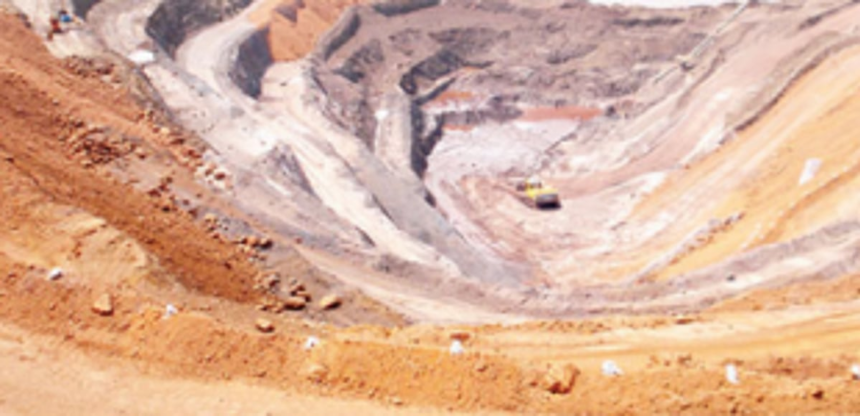 Bicholim Mamlatdar inspects mining pits at Shirgao 1 Bicholim Mamlatdar inspects mining pits at Shirgao