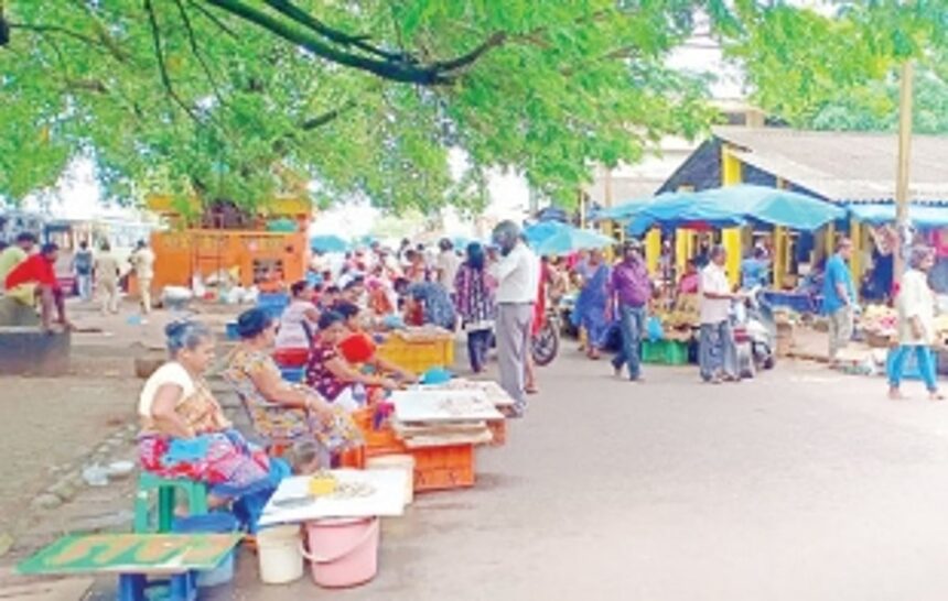 Bicholim cops asked to act against fish vendors 1 Bicholim cops asked to act against fish vendors
