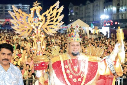 Big Fat Fatorda Carnival draws
record crowds