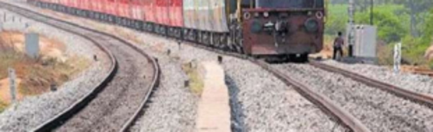 Bihar native hit by train, dies 1 Bihar native hit by train, dies