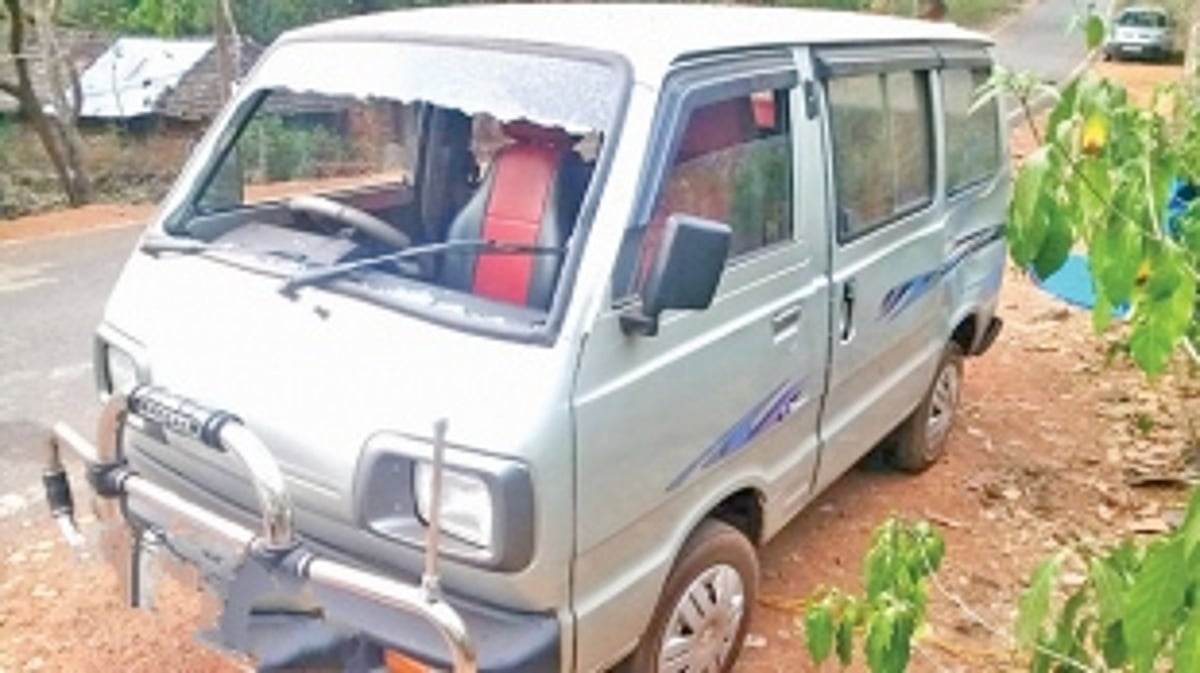 Bison damages vehicle  of Canacona local