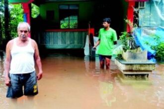 Blocked drains lead to flooding in Raia, water enters six homes