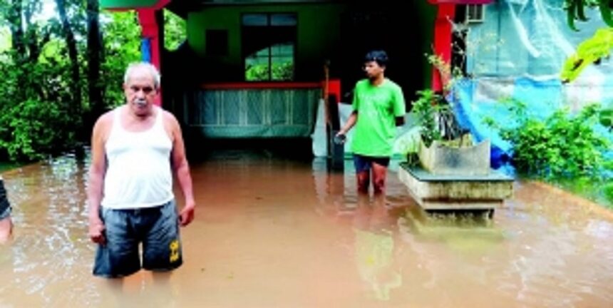 Blocked drains lead to flooding in Raia, water enters six homes