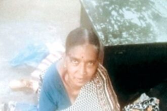 Blooming against adversity: Flower lady Jeevani built a 30-year-long career crafting garlands