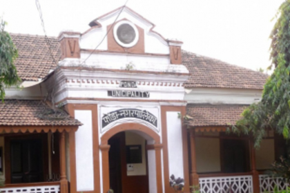 Blow to Minister as no-trust move against PMC chief