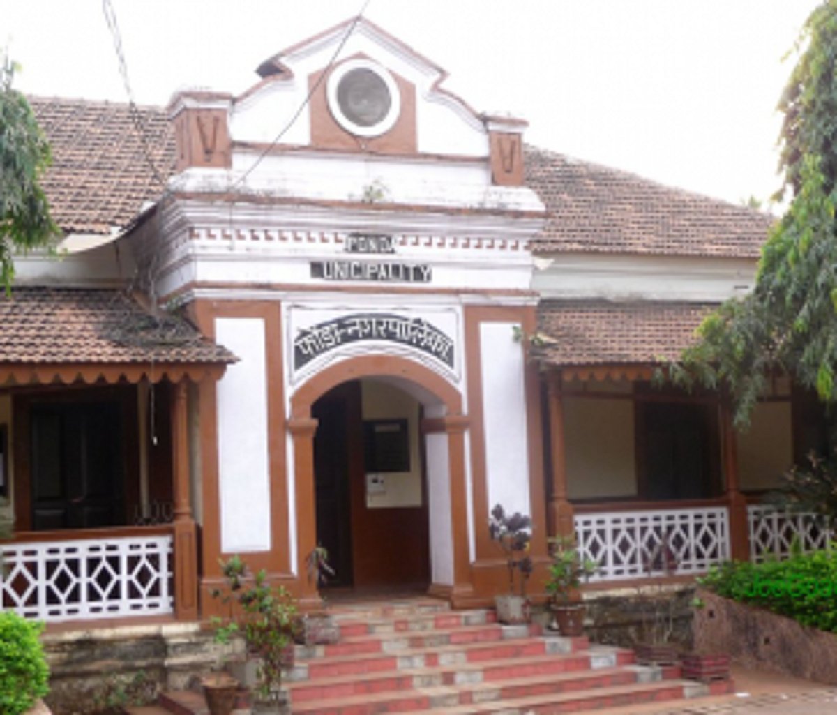 Blow to Minister as no-trust move against PMC chief