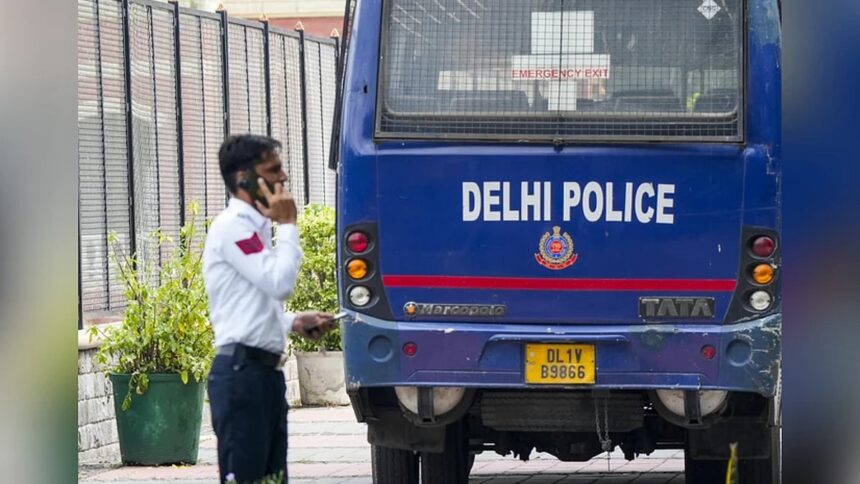 Bomb Scare at Delhi's St Stephen's School Turns Out to Be Hoax 1 Bomb Scare at Delhi's St Stephen's School Turns Out to Be Hoax