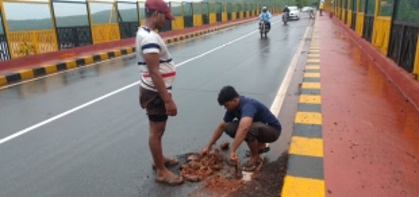 Borim bridge plagued with potholes; temporary soling begins