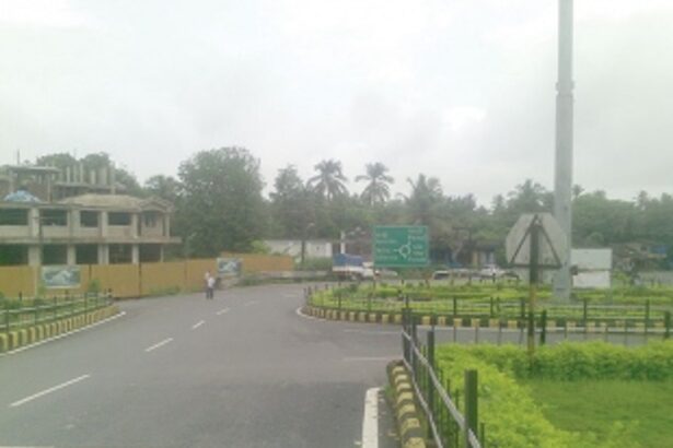 Borim locals urge govt to improvise the accident-prone traffic circle