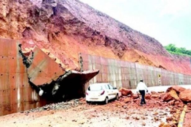 Boulders crash at Malpem; four Maha tourists escape from the jaws of death