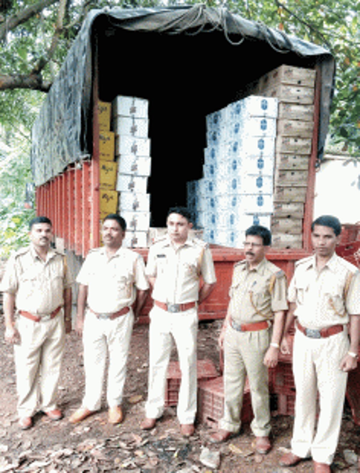 Branded liquor worth Rs 9 L seized at Keri check post