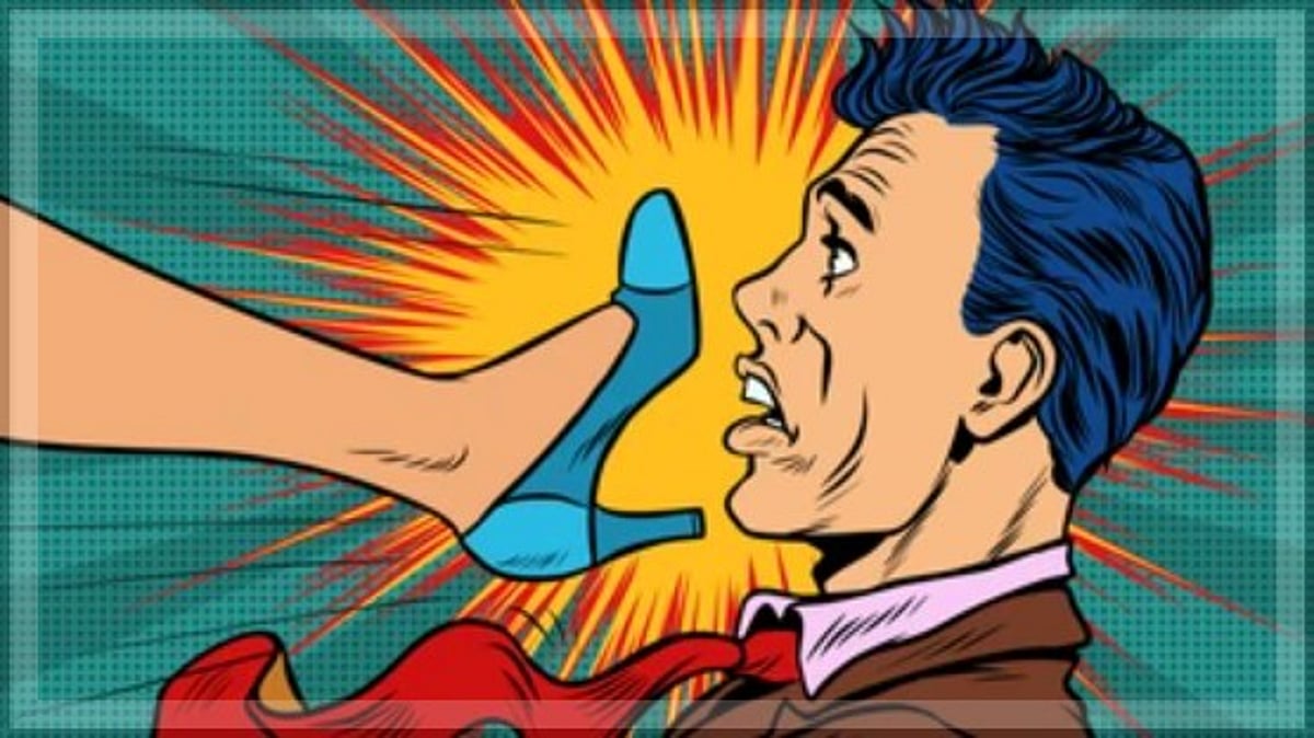 Brave Woman Thrashes Drunk Man for Harassment on Mumbai-Goa Bus