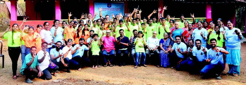 Breaking barriers: Deaf students ready to become future leaders 1 Breaking barriers: Deaf students ready to become future leaders