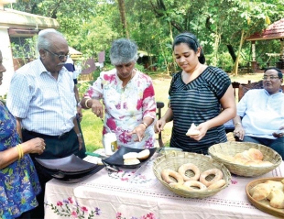 Breaking bread at Poderanchem Fest