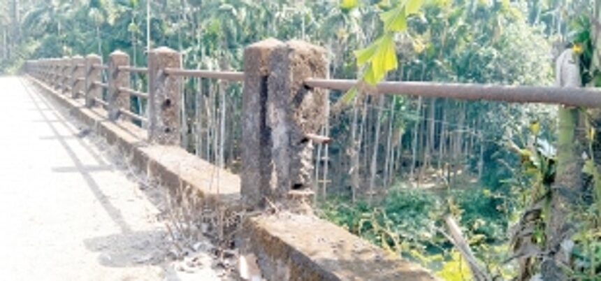 Bridge connecting Nirankal, Dabal villages weakening; guard rail corroded and damaged