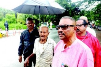 Bridge row: Farmers school PWD officials about khazan ecosystem, CRZ’s no-development rule