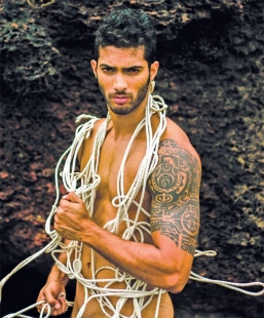 Bring ‘em red sunglasses out! Mr India is here