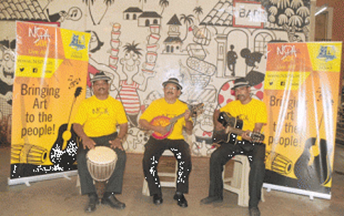 Bringing music to the people....on the streets!