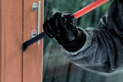 Burglars break-in  bungalow at Cuncolim