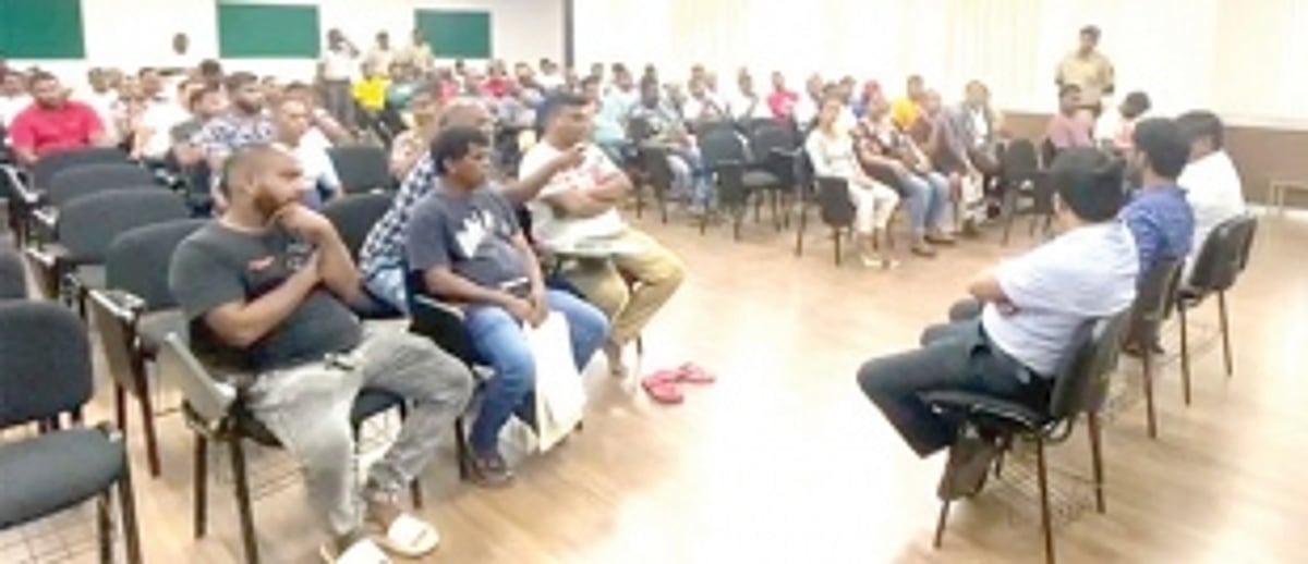 Burning of canoes: Benaulim  fishermen put up united front