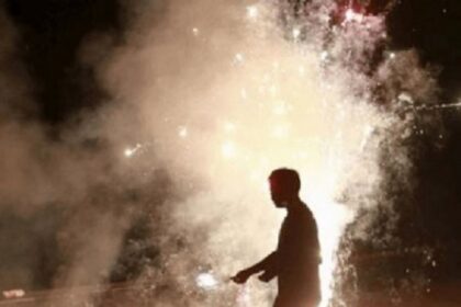 Bursting firecrackers beyond SC prescribed time limit may invite penalty of Rs 1,000