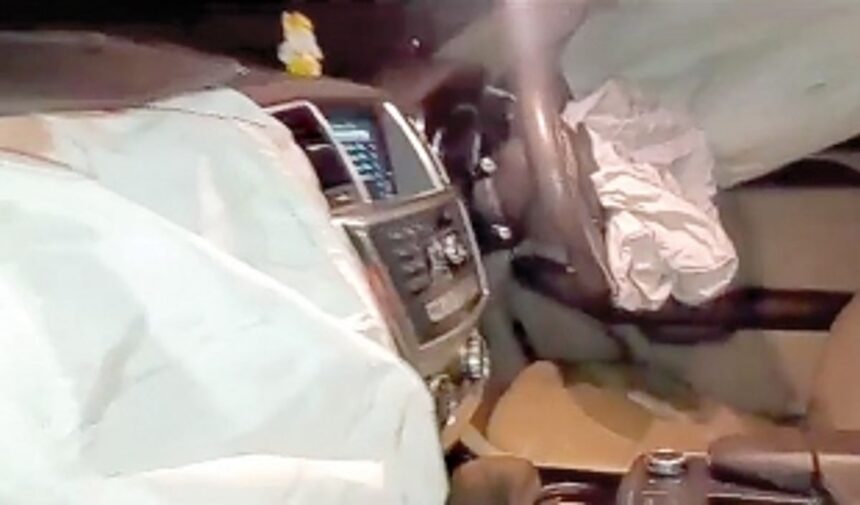 CAN A TALL MAN HAVE A SEAT POSITION SO CLOSE TO THE STEERING? WHY IS THE POLICE SILENT ON THIS?