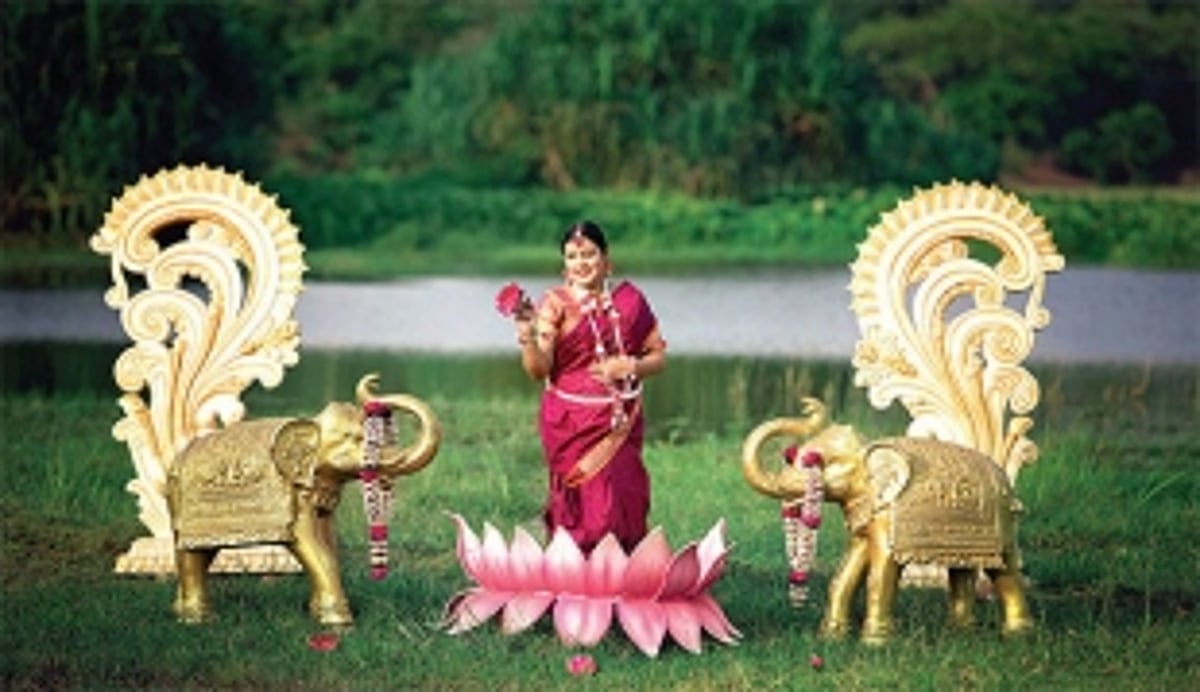 CAPTURING THE MAGIC OF MOTHERHOOD, THROUGH PHOTOGRAPHS