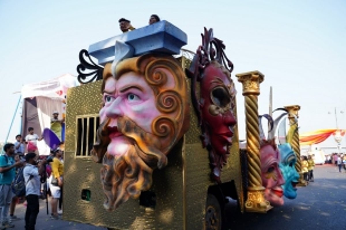 CARNIVAL MEMORIES OF AN ERSTWHILE NEWBIE IN TOWN