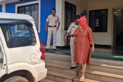 CASH FOR JOBS: Pretending
govt servant, cop, teacher collected lakhs for jobs